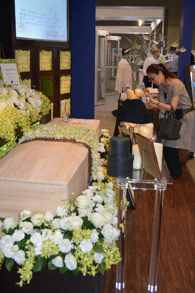 Funeral Flowers in Japan:. A Humorous Experience Sending Flowers